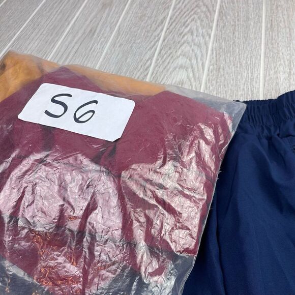 Training Sweat Wicking Fabric Shorts with Side Zipper Pocket Garterized Waistban - Picture 6 of 6